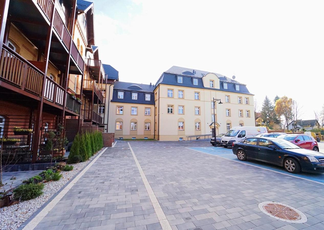 Apartamenty Everysky - Mickiewicza 30 Єленя-Ґура Екстер'єр фото